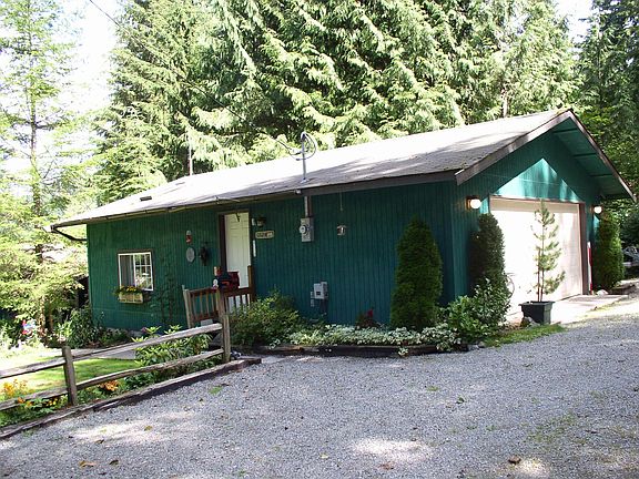 view of the oversize garage