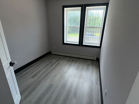 4th image of 194-196 Johnson Ave #2