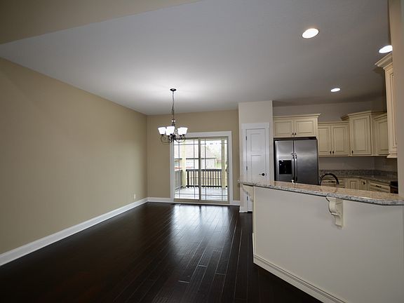 5th image of 313 Abeline Dr
