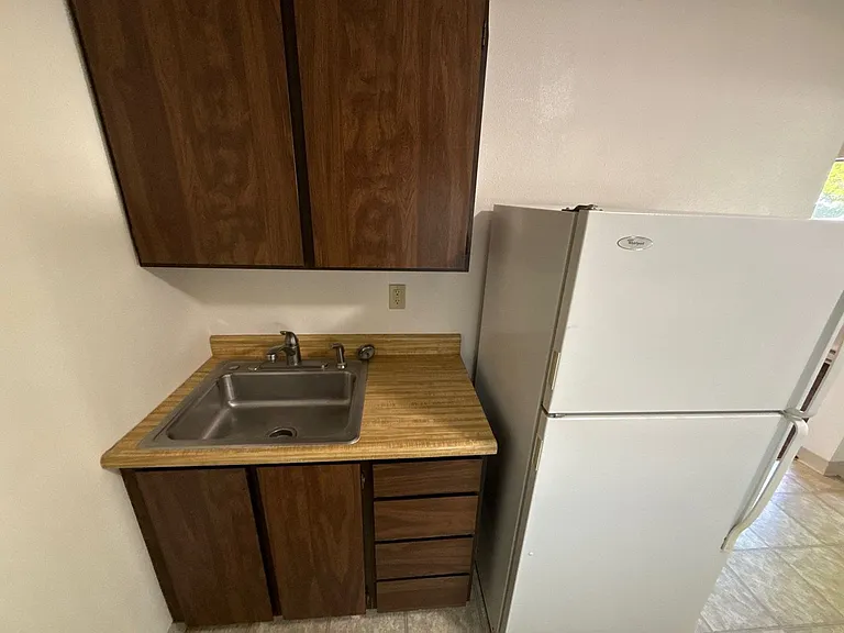 Ashwood Apartments — Photo 10