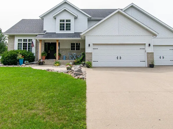 3304 44th Ave S, Fargo, ND 58104