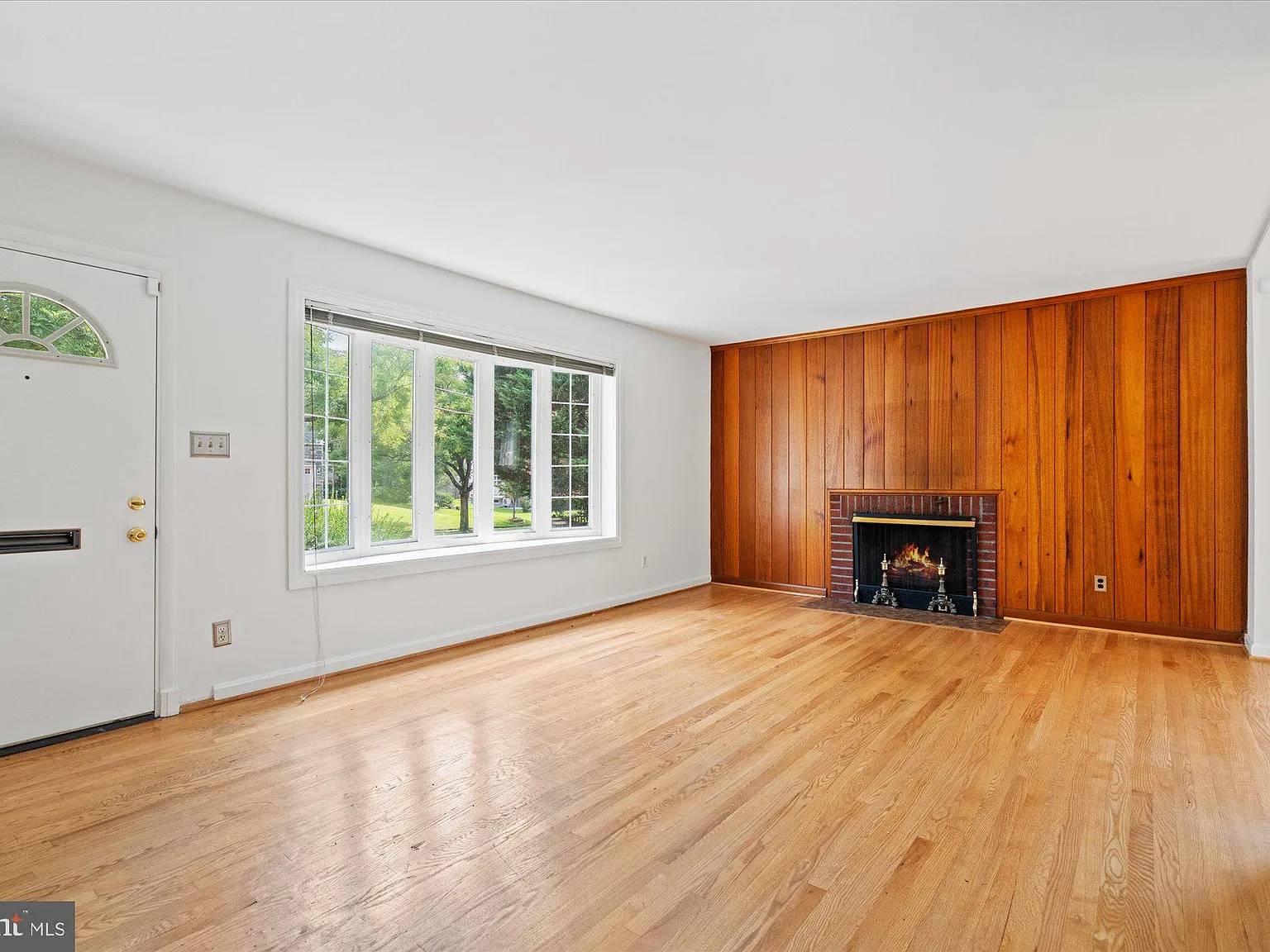 4 bed, 3.0 bath, 2407 sqft, $5,500 — Photo 4
