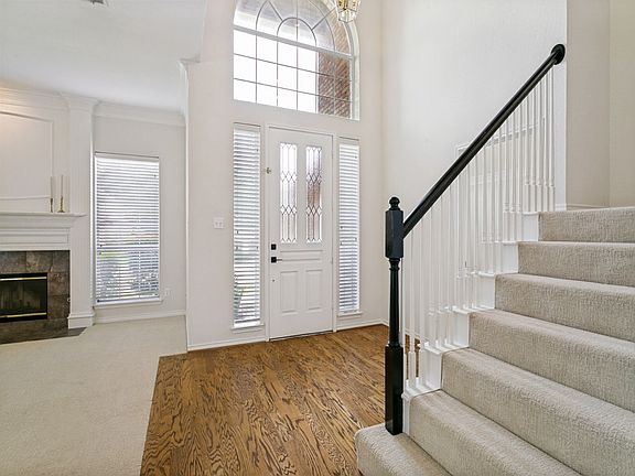 3rd image of 434 Waterside Dr