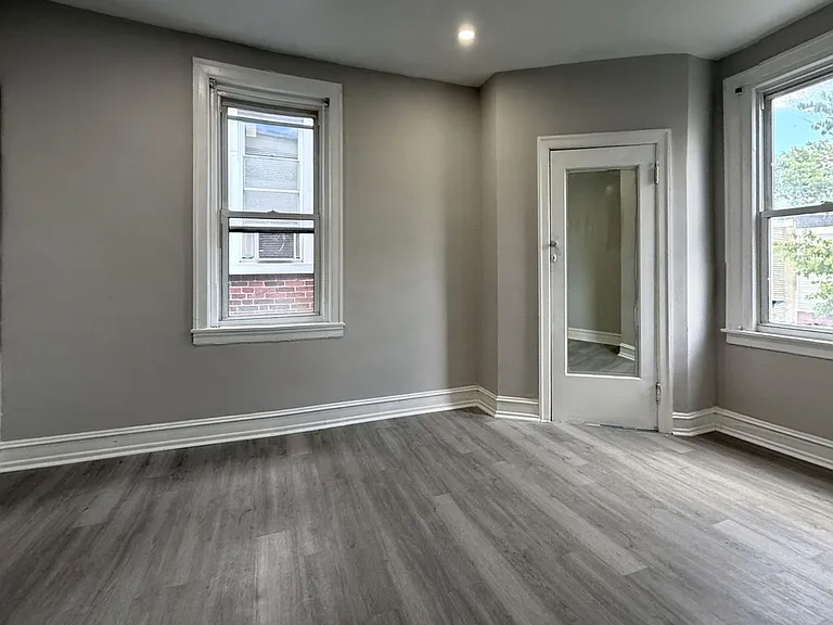 1731 N Redfield St — Photo 2