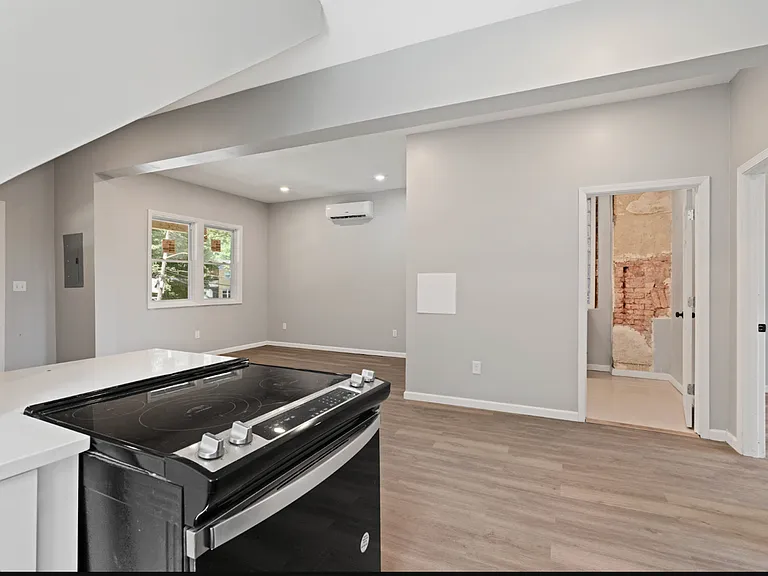 928 Morningside Ave — Photo 5