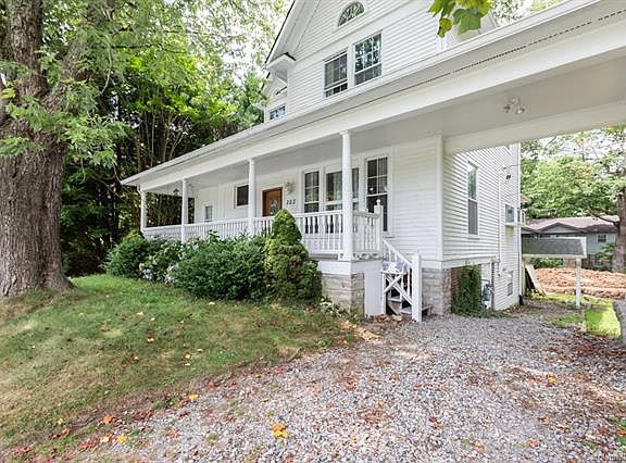 2nd image of 303 Buncombe St