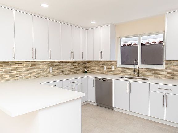 5th image of 1465 NW 34th Ave