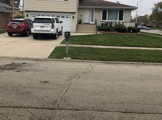 4847 W 106th St, Oak Lawn, IL 60453