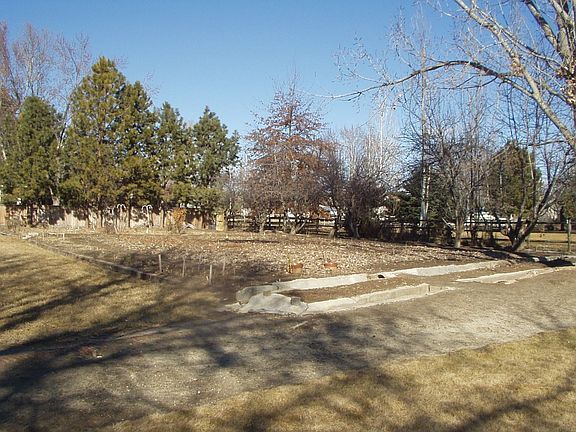 NW Corner Garden