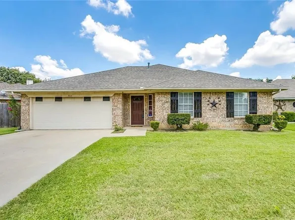 904 Vicksburg Ln, Burleson, TX 76028