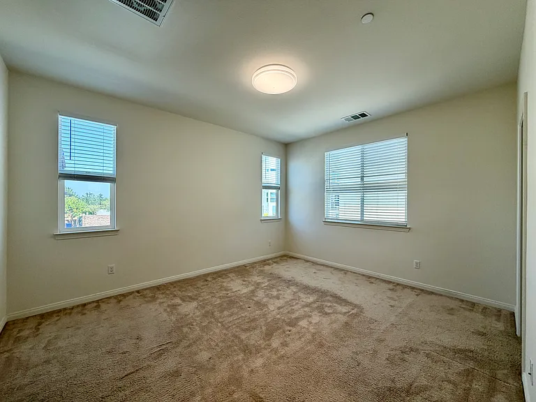 10519 Wilding Dr — Photo 10