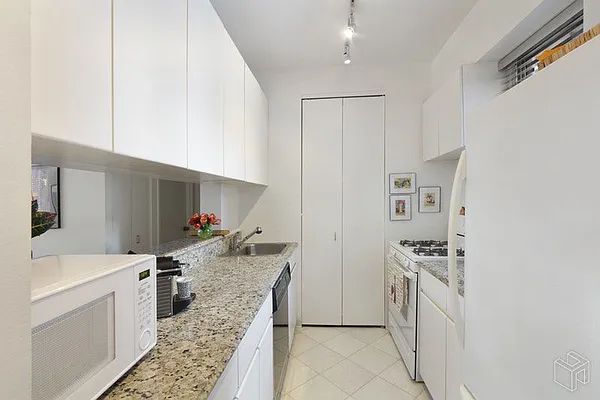 Rented by Halstead Real Estate | media 3
