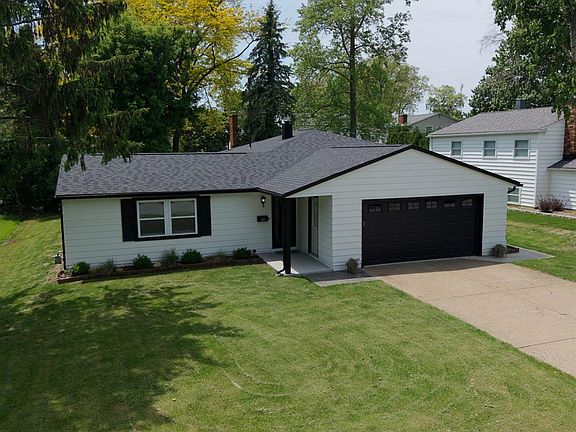 3rd image of 323 Portland Dr