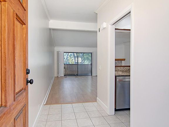 3rd image of 8860 Villa La Jolla Dr Unit 309