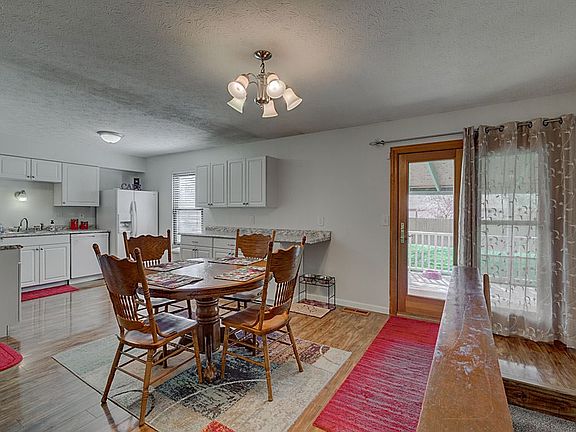 4th image of 6233 Fox Run Ln