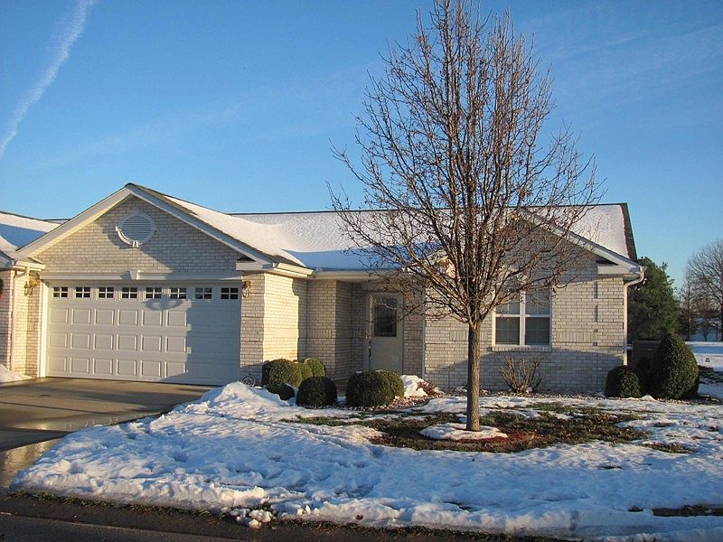 1st image of 625 Lake Harbor Dr