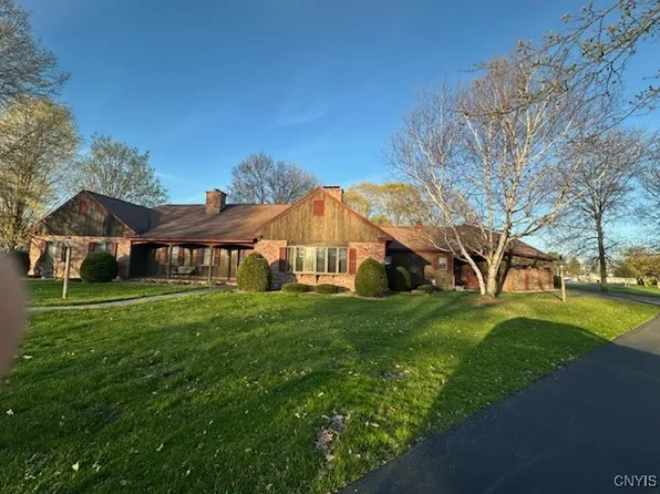 105 Birchwood Cir, Rome, NY 13440