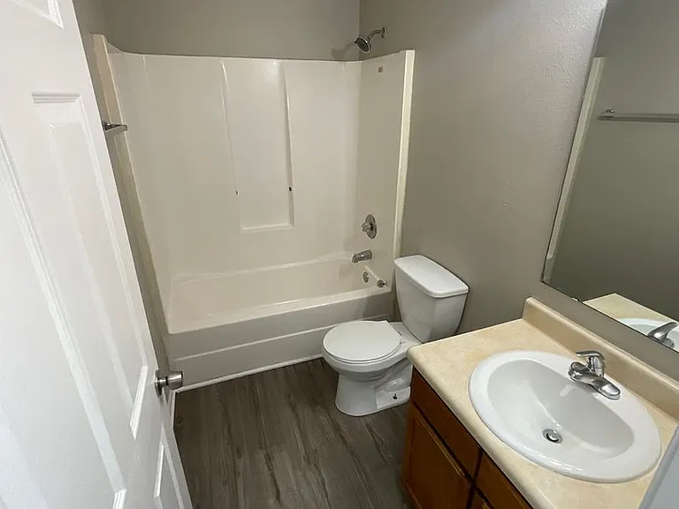 854 Eugene St — Photo 14