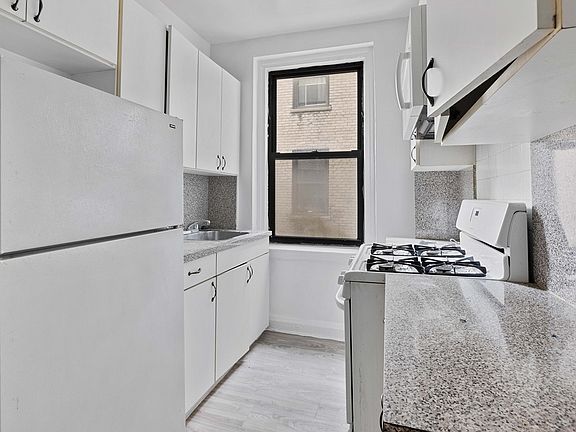 3rd image of 4309 40th St APT 5H