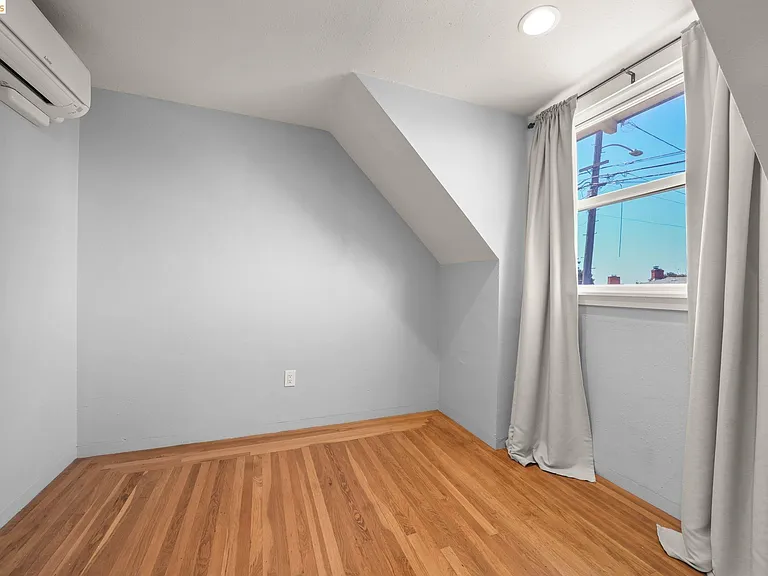 7850 Crest Ave — Photo 15