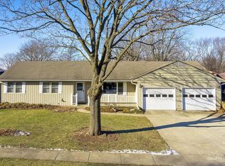 195 McCannon St, Sugar Grove, IL 60554