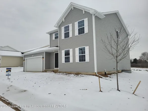 600 Muirfield Dr, Eaton Rapids, MI 48827