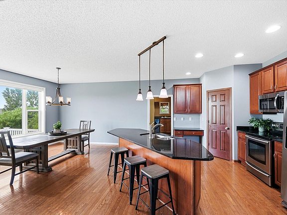 2nd image of 2410 Meadow Dr