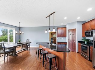 2410 Meadow Dr, Buffalo, MN 55313