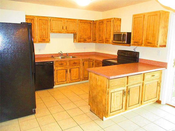 5th image of 9 Lakeview Dr