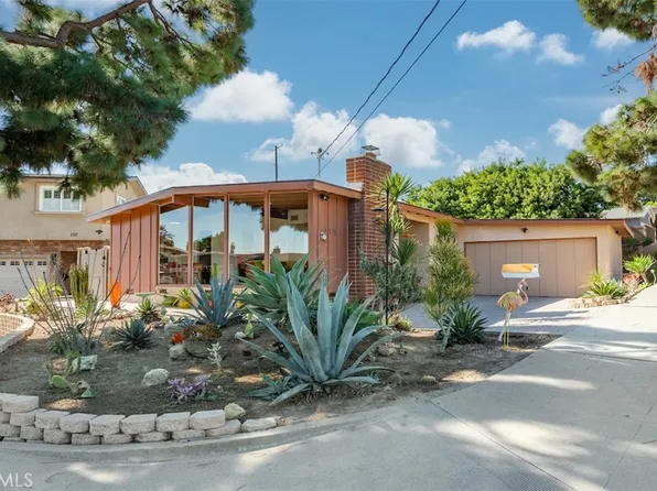 1701 W 1st St, San Pedro, CA 90732