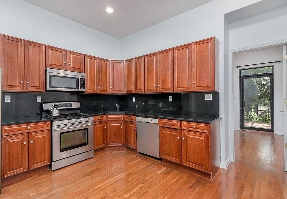 1st image of 239 W 132nd St #1