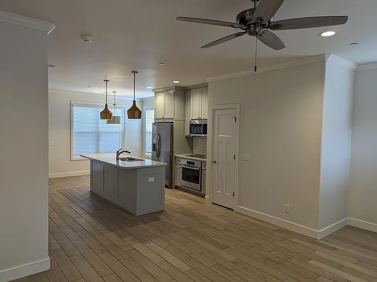 16116 N Western Ave #1 — Photo 3