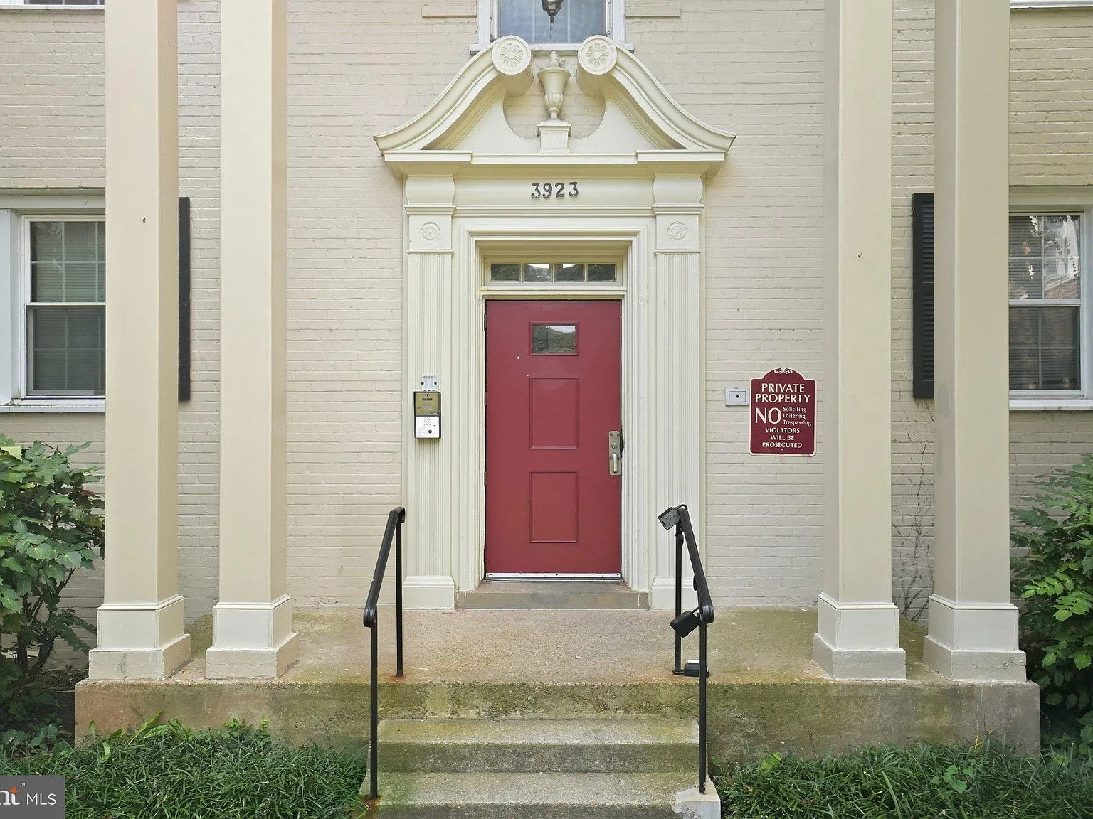 Hillcrest — Photo 3