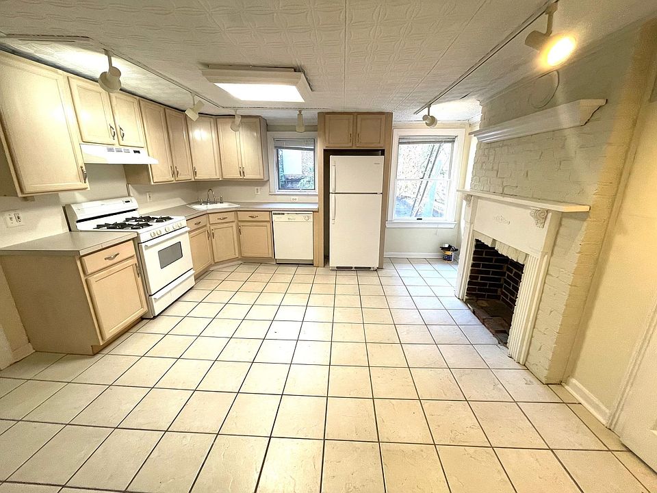 1st image of 315 Bloomfield St #2