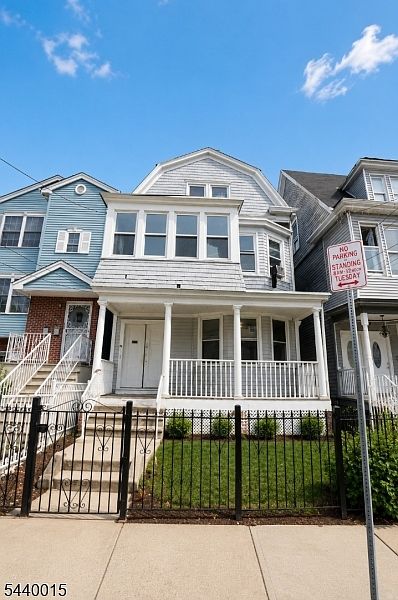 1st image of 66 Isabella Ave