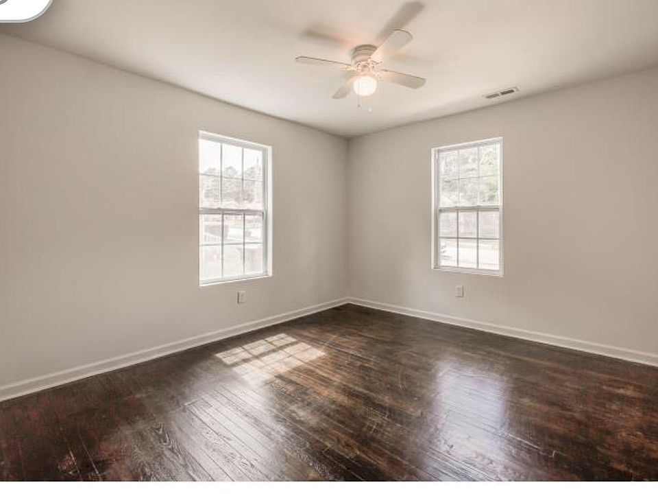 2nd image of 529 Chestnut St