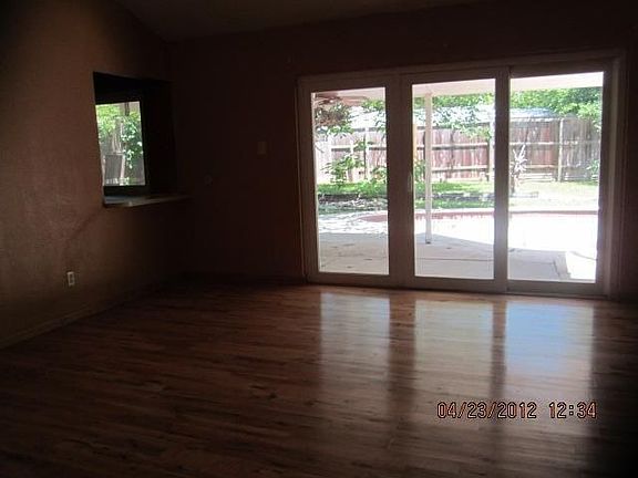 2nd image of 1505 Amhurst Dr