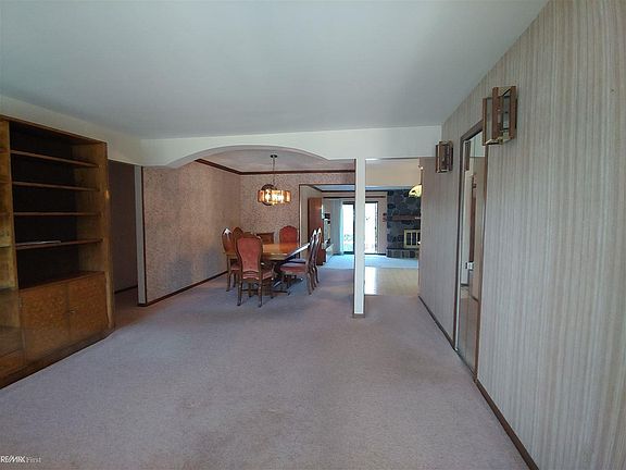 4th image of 18021 Gaylord Ct