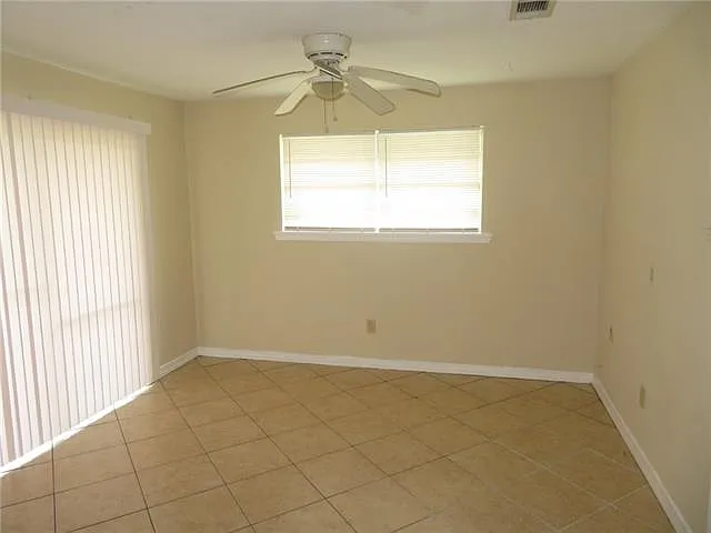 1629 Maplewood Dr — Photo 5