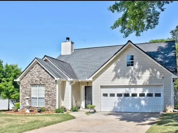 301 Mountberry Ct, Loganville, GA 30052