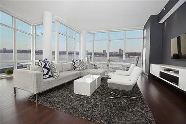 Rented by R New York