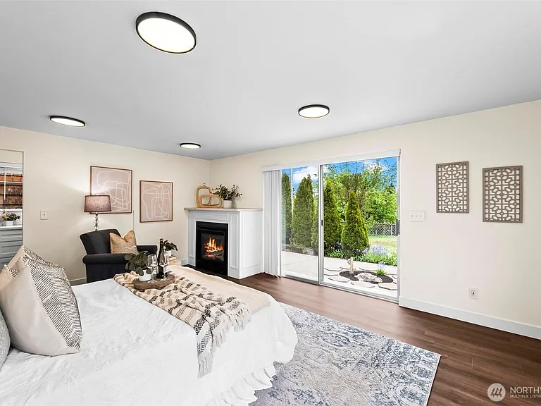 Not furnished exactly as shown...but very similar.