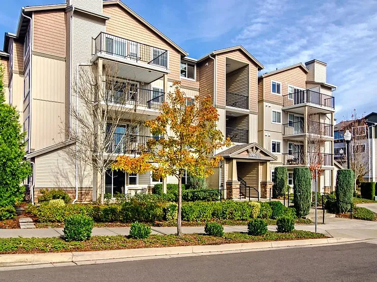 11850 NW Holly Springs Ln #304 — Photo 1