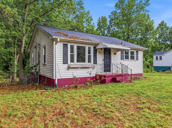 13 Walnut Ln, Travelers Rest, SC 29690