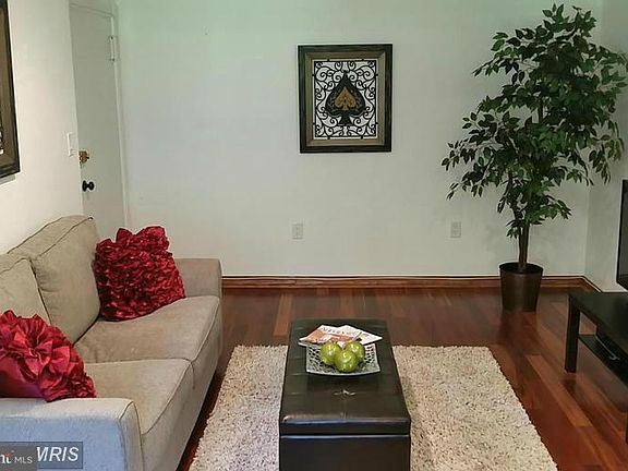 4th image of 5107 Crossfield Ct #303
