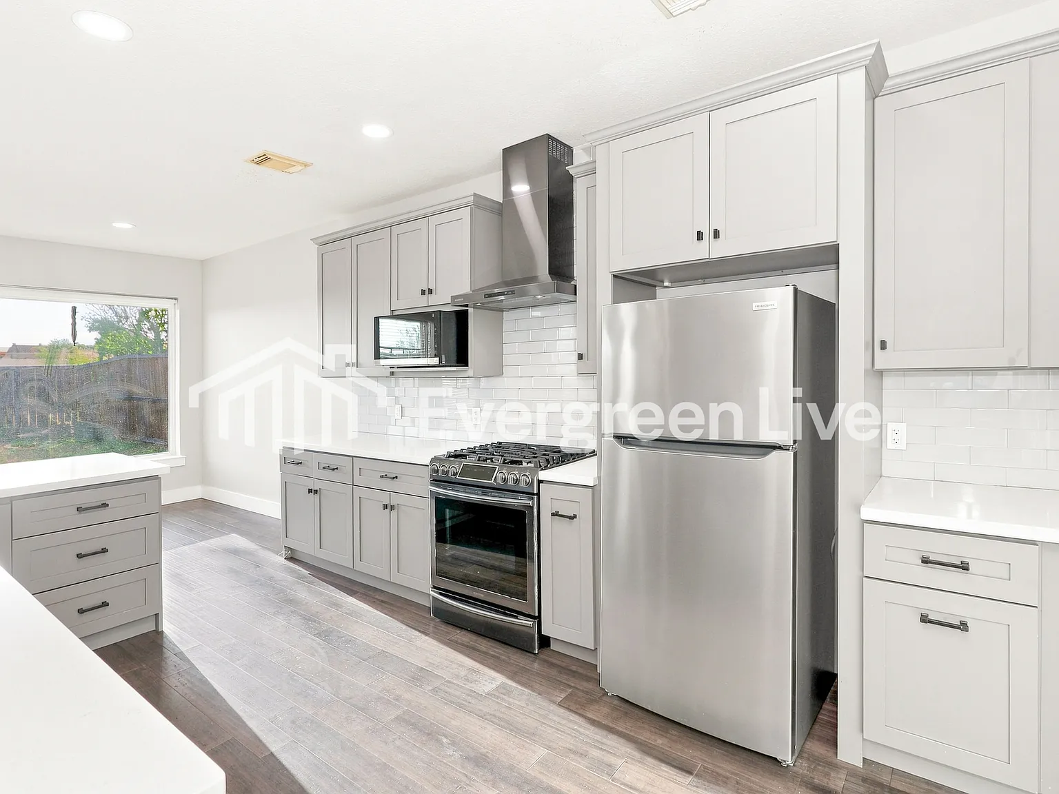 4 bed, 2.5 bath, 2653 sqft, $2,395 — Photo 3