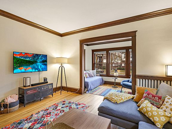 4th image of 971 Goodrich Ave #2