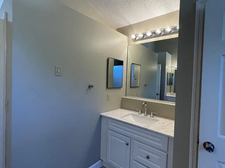9303 Rockrose Dr — Photo 24