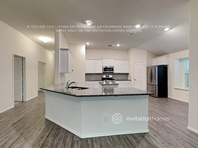 1800 Alamandine Ave — Photo 7
