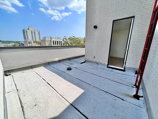 Rented by ERNY LLC | media 16